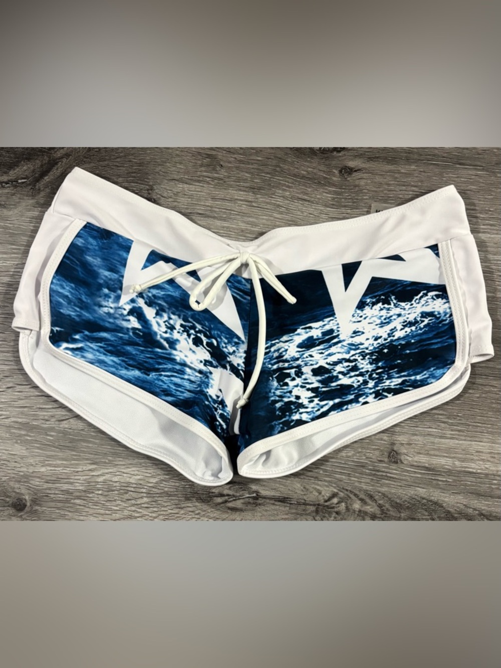 Like New White And Blue Women’s Swimsuit Bottoms Size Medium